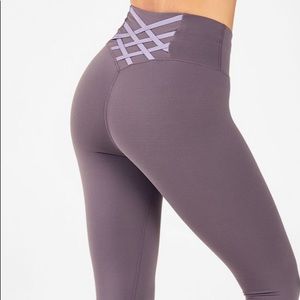 Fabletics Power Hold Leggings | Lavendar | M